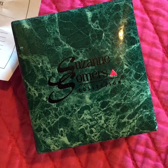 Jewelry Bundle includes a ring from the Suzanne Somers Collection. - Picture 9 of 10